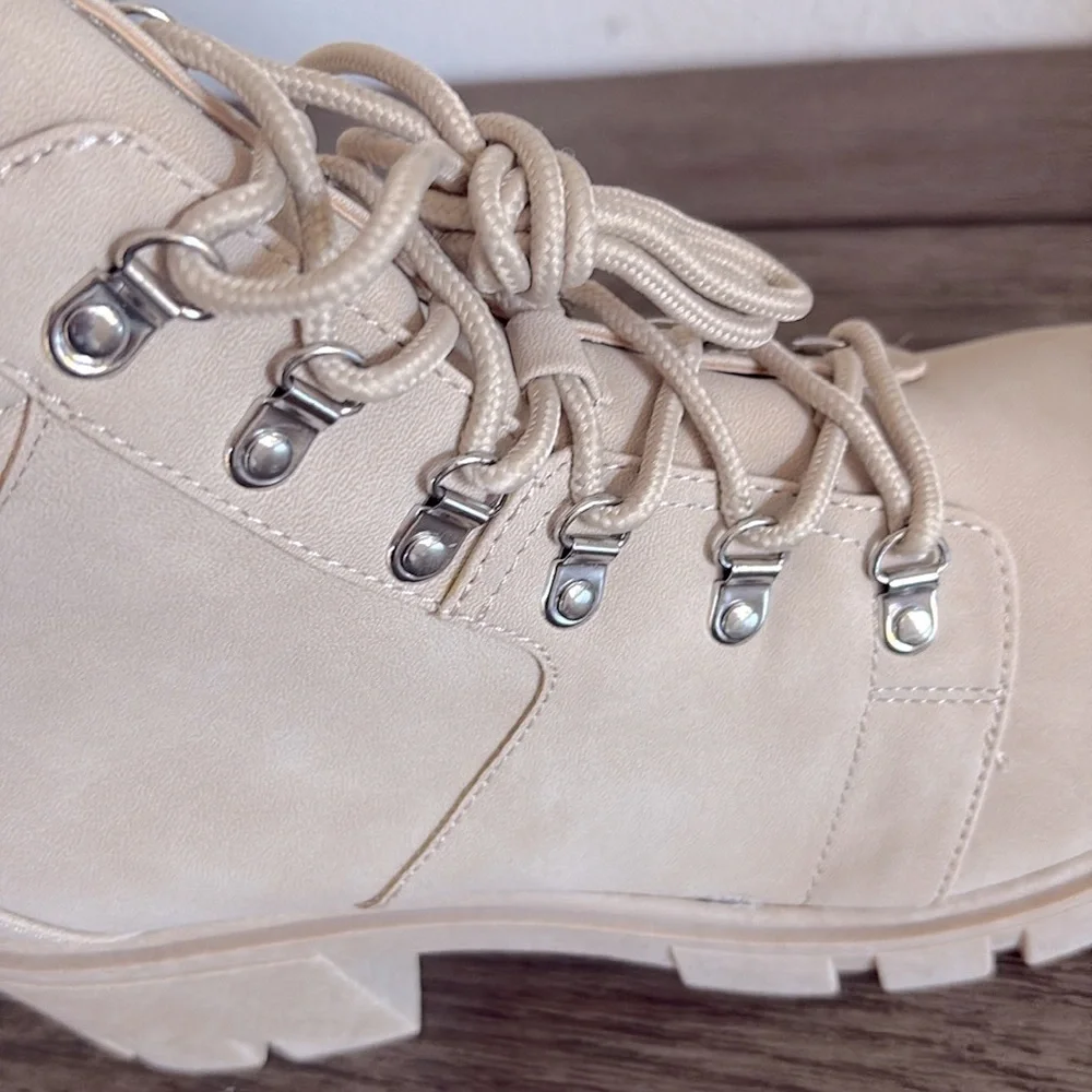 NIB [Sun + Stone] Ruthee Lug Faux Leather Round Toe Low Ankle Boots Women’s 10 - Picture 7 of 12